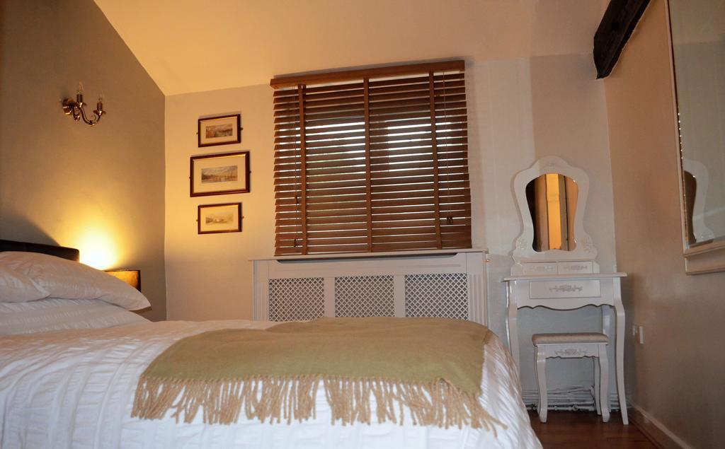 Bramble Barn Retreat Villa Chester Room photo